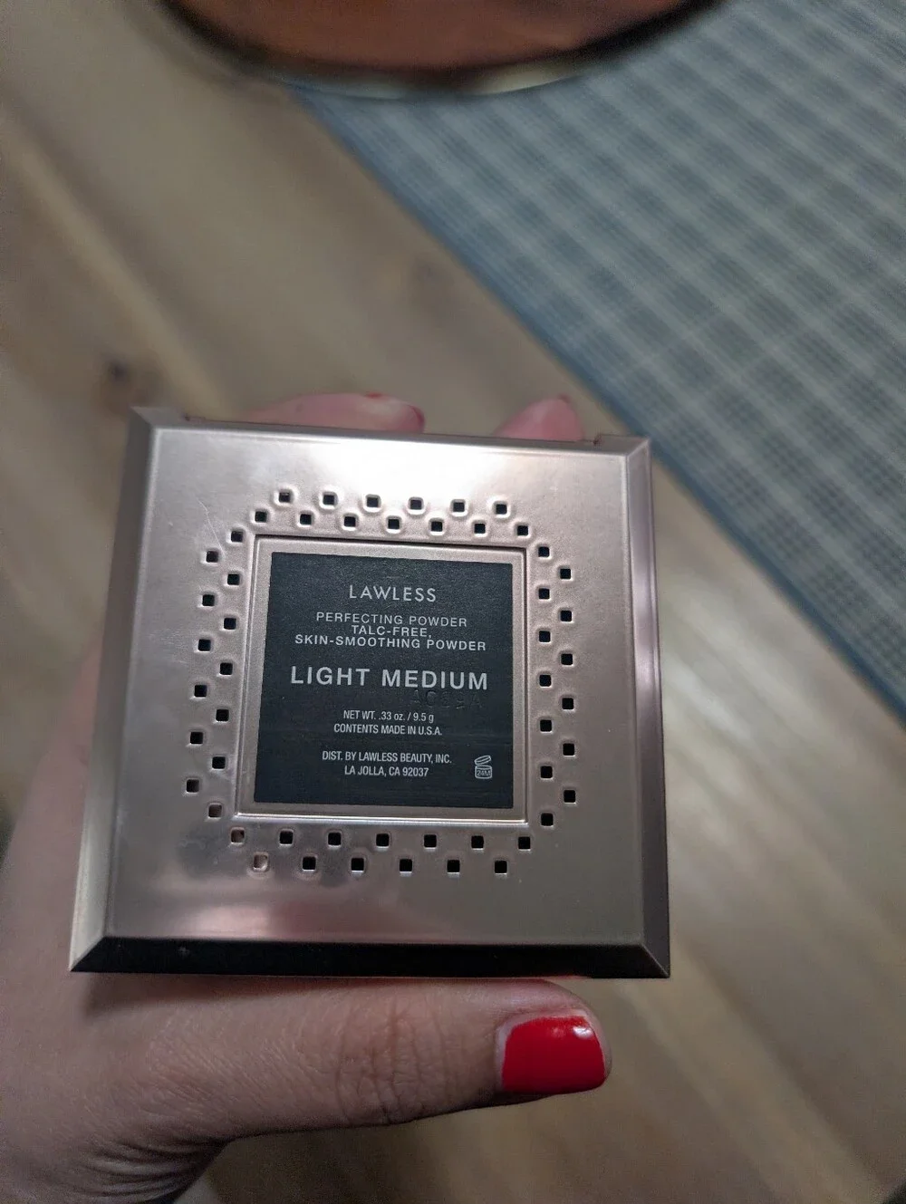 Lawless Perfecting Powder - Picture 6 of 9